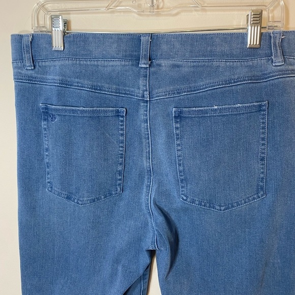 Betabrand Light Wash Distressed Pull On Stretchy Straight Jeans Size Large - Picture 9 of 12